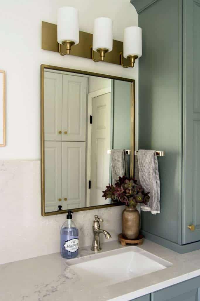 Bathroom mirror with vanity light