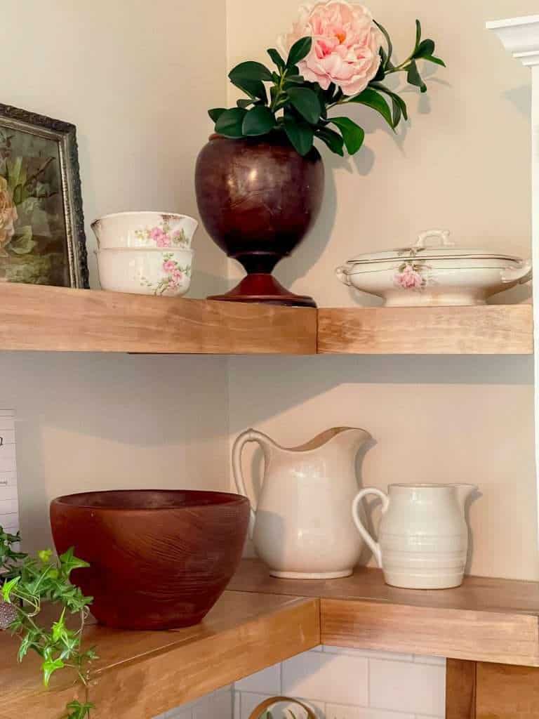 Shelf decor