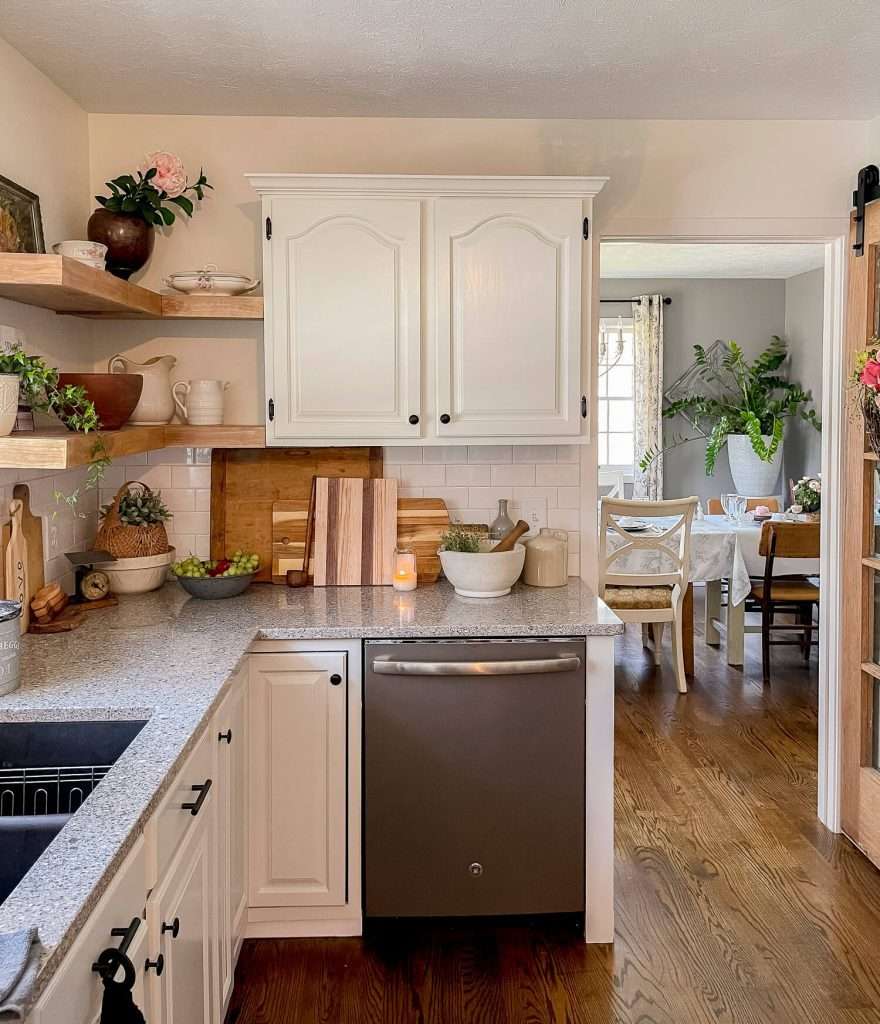 DIY corner kitchen shelves