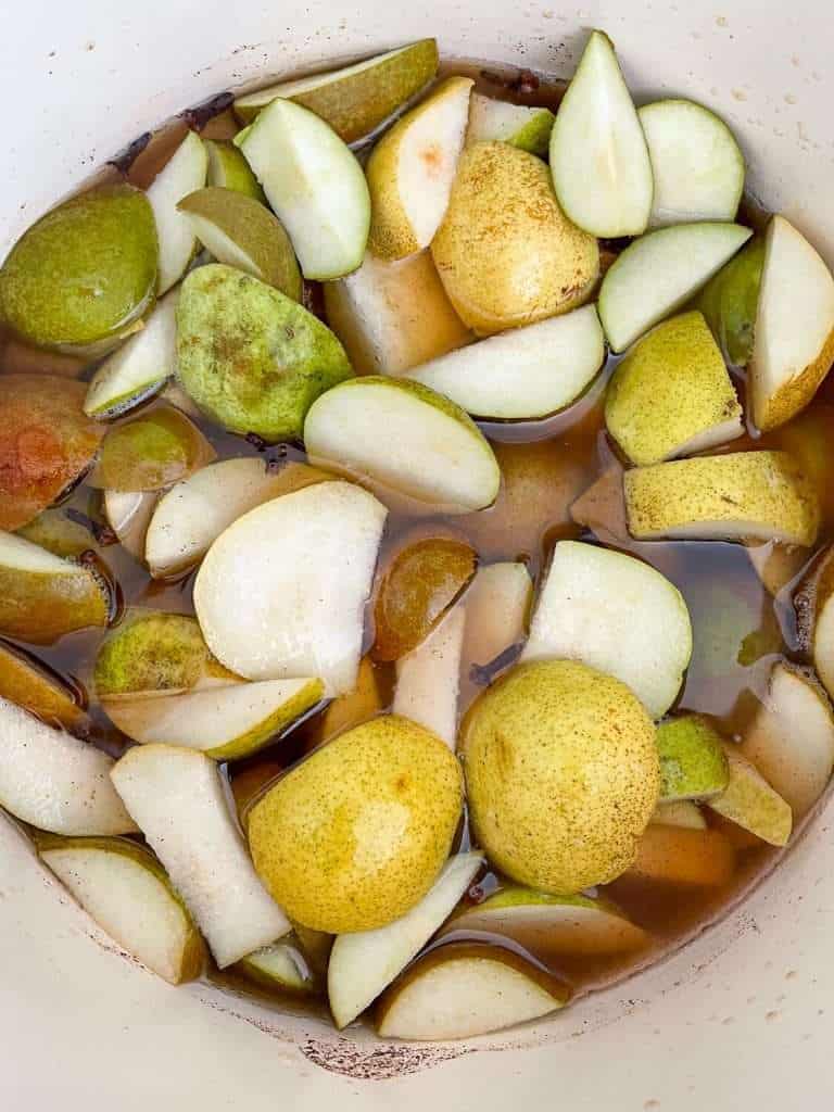 Pot of pears for what to do with unripe pears.