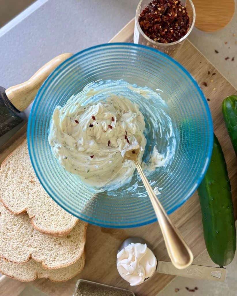 Vegan Cream cheese mixture.